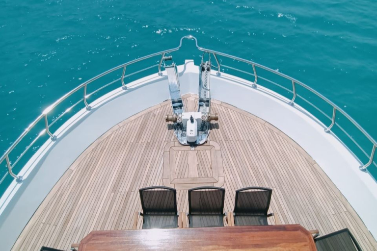 Blue Pearl Trawler – Front Deck & Bow View