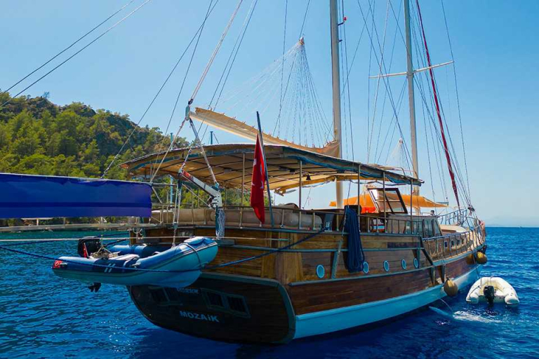 Mozaik’s Aft Deck with Water Toys