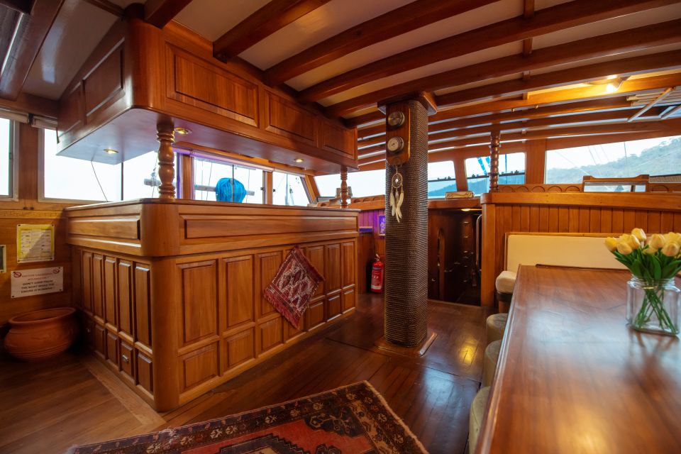 Northwind Gulet - Cozy Indoor Bar Area with Wooden Interior