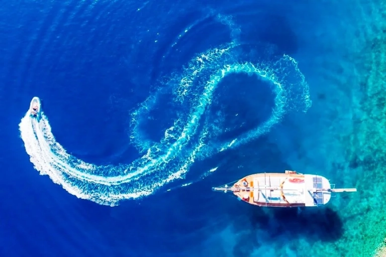 chekin-gulet-aerial-with-wake-1
