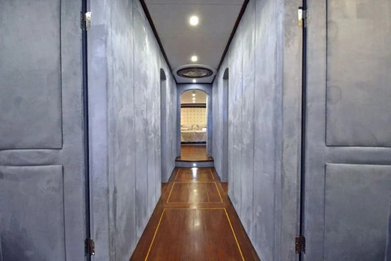 dolce-mare-gulet-hallway-interior