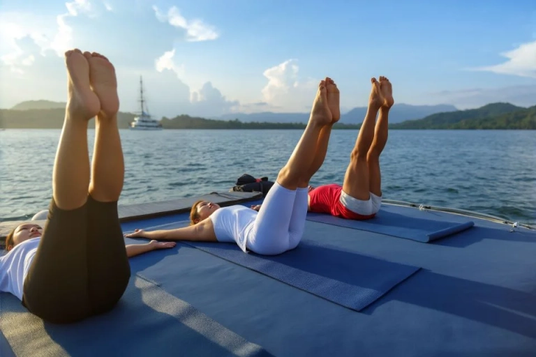 group-yoga-session-on-gulet