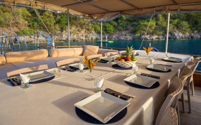 gulet-boat-sundeck-luxury-turkey