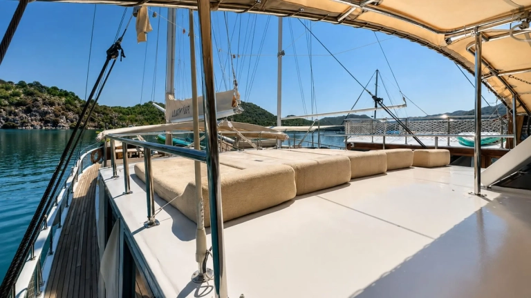 marna-fortune-front-deck